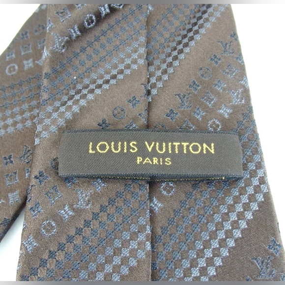 LOUIS VUITTON Monogram Silk Tie 😍 - Picture 4 of 10